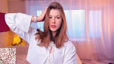 Mindi online show from October 18, 8:06 am