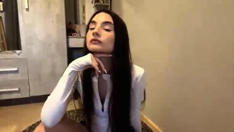 Snapshot of minhblomme chatting on October 23, 4:29 am Emilia online show from October 23, 4:29 am