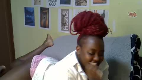 mini_karee online show from March 3, 3:51 pm