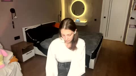 Asti online show from April 2, 4:15 pm