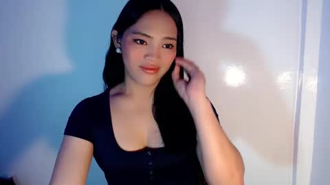 Mira Bella online show from December 18, 11:30 pm