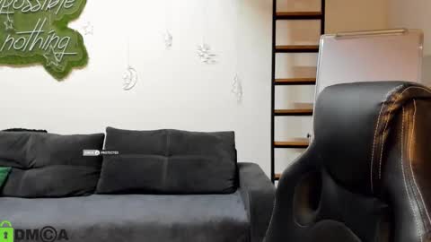 miraa_bloom online show from February 3, 2:33 pm