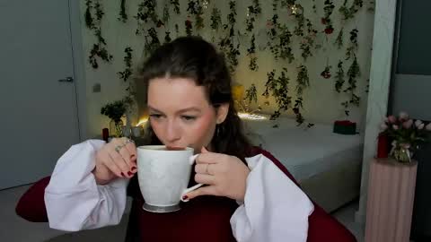 Emma online show from April 5, 10:03 am