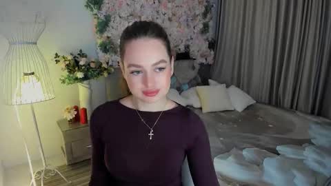 Emma online show from November 18, 7:37 pm