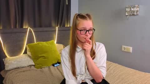 Lina online show from October 20, 9:18 pm