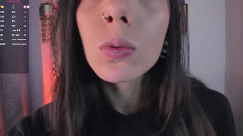 Snapshot of mishelkrave_ chatting on October 6, 1:44 am KRAVE  online show from October 6, 1:44 am