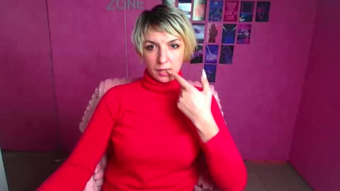 Mishelle online show from February 3, 1:16 pm