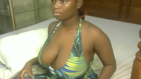 miss440 online show from March 31, 12:10 am