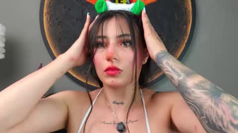 Charlotte online show from December 1, 6:21 pm