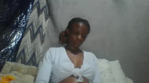 Snapshot of miss_belllo chatting on February 11, 4:46 pm miss_belllo online show from February 11, 4:46 pm