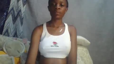 Snapshot of miss_belllo chatting on February 11, 6:40 am miss_belllo online show from February 11, 6:40 am