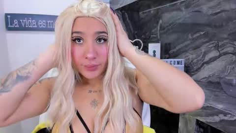 Snapshot of miss_danika chatting on October 21, 11:03 am Danika online show from October 21, 11:03 am
