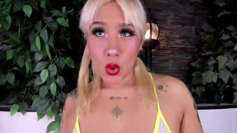Snapshot of miss_danika chatting on February 22, 11:13 am Danika online show from February 22, 11:13 am