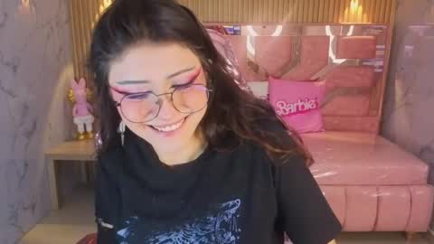 miss_devil_s online show from December 19, 3:32 am