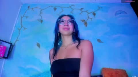 miss_evans_ online show from April 21, 1:42 am