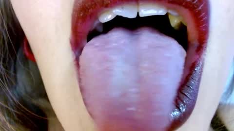 Miss Evoleth online show from September 11, 3:45 pm