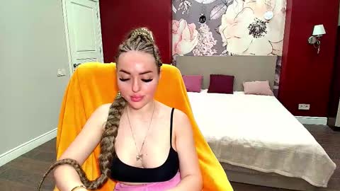 miss_kiten online show from September 25, 8:28 pm