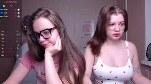 Snapshot of miss_sweetbb chatting on December 16, 2:47 am Bella online show from December 16, 2:47 am