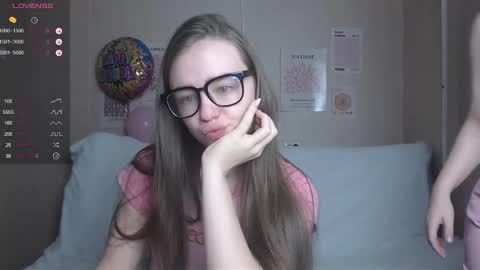 Snapshot of miss_sweetbb chatting on December 10, 2:48 am Bella online show from December 10, 2:48 am