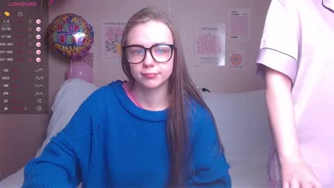 Snapshot of miss_sweetbb chatting on December 11, 2:52 am Bella online show from December 11, 2:52 am