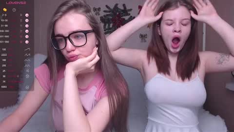 Snapshot of miss_sweetbb chatting on December 28, 2:54 am Bella online show from December 28, 2:54 am