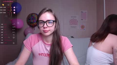 Snapshot of miss_sweetbb chatting on December 13, 2:54 am Bella online show from December 13, 2:54 am