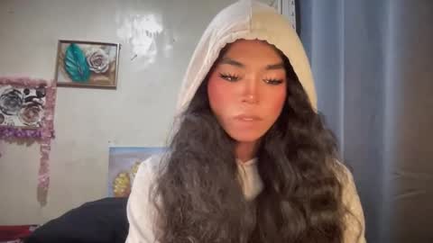 miss_veron_xoxo online show from February 13, 6:15 am