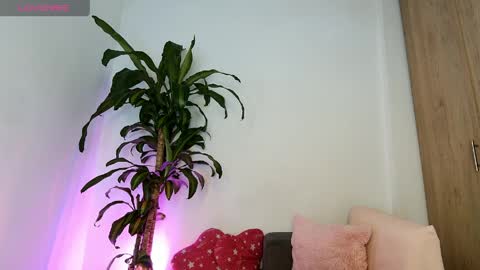 missangeldust online show from April 11, 12:31 pm