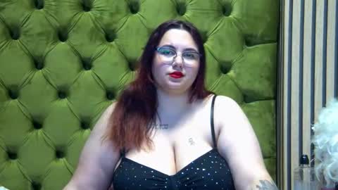 MissElisabeth online show from May 17, 1:10 pm