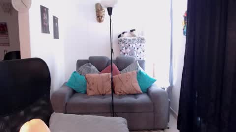 Emilie Diaz online show from February 13, 5:36 pm