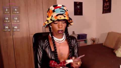 Emilie Diaz online show from November 28, 11:30 pm