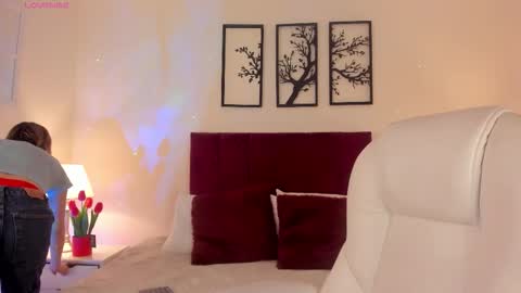 Bella Castillo online show from November 28, 1:25 pm