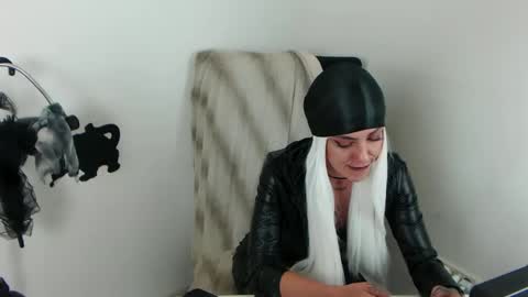 MissJenny7 online show from December 20, 8:55 pm