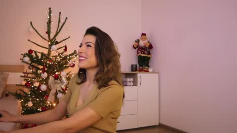 Lullu online show from December 22, 4:50 am