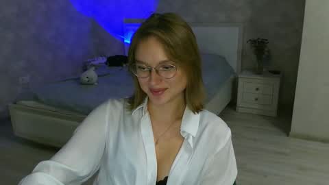 Snapshot of missmariat chatting on October 20, 6:44 pm OneGoddess online show from October 20, 6:44 pm