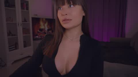 LUXXANDRA online show from February 1, 6:23 am