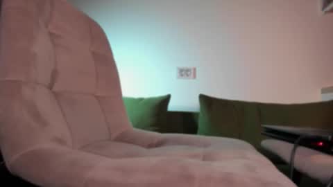   online show from October 5, 1:27 pm