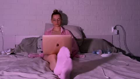 missmiroslava online show from April 15, 9:04 pm