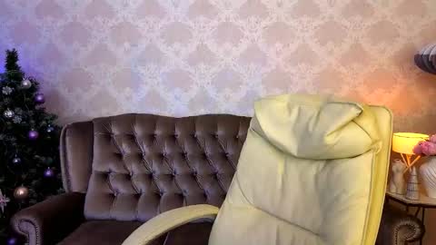 missrossi online show from January 17, 8:05 pm