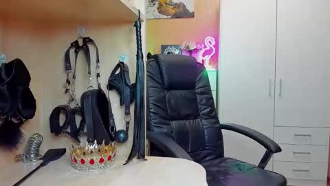 Mistress Kristi online show from November 14, 8:42 pm