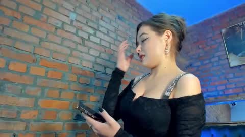 Snapshot of mistress_milana_ chatting on December 20, 12:05 pm mistress_milana_ online show from December 20, 12:05 pm