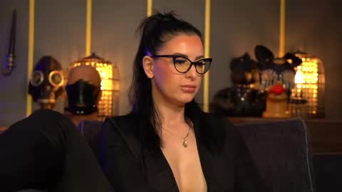 Mistress Kelly online show from March 7, 1:23 am