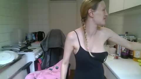 mistressmilly32 online show from June 3, 4:23 pm