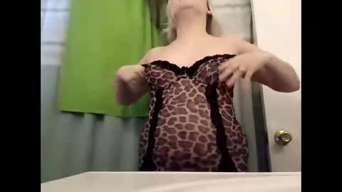 MistressOfTheeUndead online show from March 27, 11:27 pm