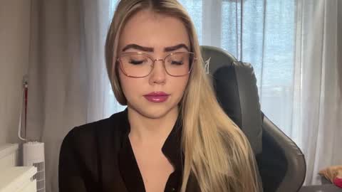 Snapshot of mistresssandy chatting on January 29, 2:53 pm SANDY online show from January 29, 2:53 pm