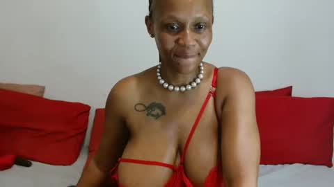 mistressshirleyx online show from December 3, 12:44 am