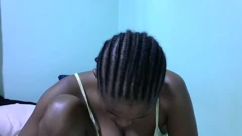 Snapshot of misty_shee chatting on February 6, 8:29 am misty_shee online show from February 6, 8:29 am
