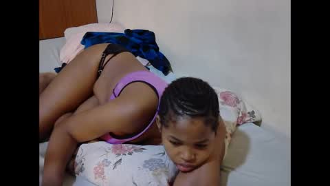 Snapshot of misty_shee chatting on September 22, 9:13 pm misty_shee online show from September 22, 9:13 pm