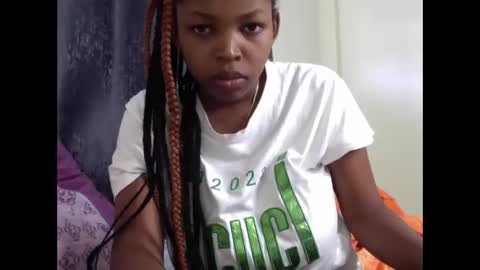 Snapshot of misty_shee chatting on October 6, 7:58 am misty_shee online show from October 6, 7:58 am