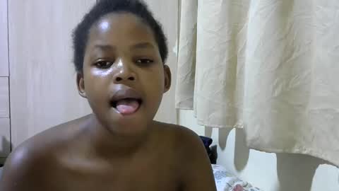 Snapshot of misty_shee chatting on February 28, 6:41 pm misty_shee online show from February 28, 6:41 pm